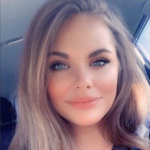 Meet your Posher, Katelyn